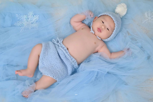 莱州摸孕妇肚子沾喜气